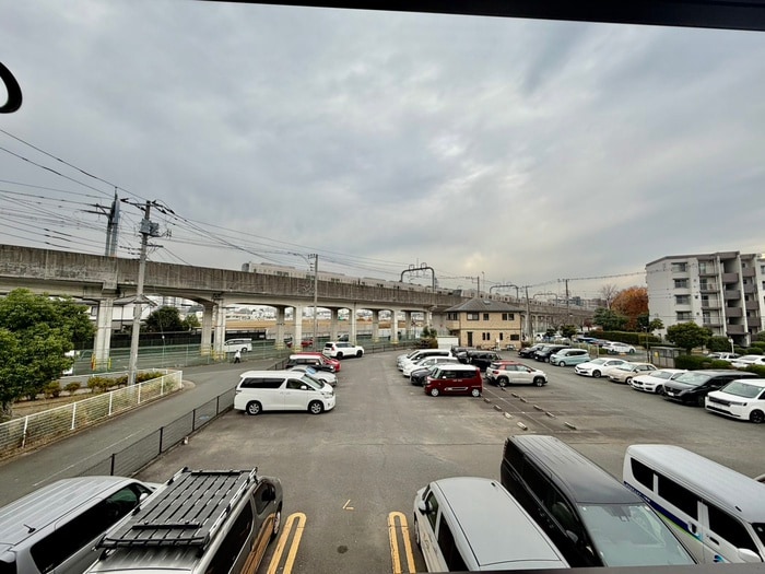 物件内観写真22　(室内からの展望)