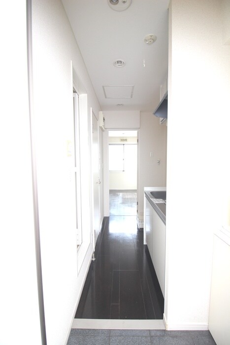 物件内観写真6　(廊下)