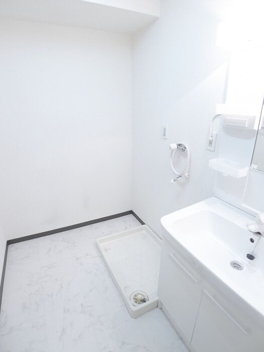 物件内観写真14　(洗濯機置場)