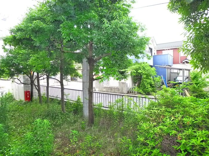 物件内観写真22　(室内からの展望)