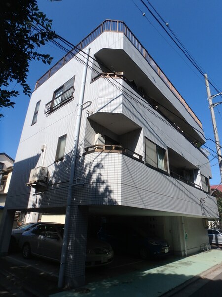 ハウスモモ外観写真