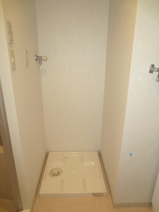 物件内観写真14　(洗濯機置場)