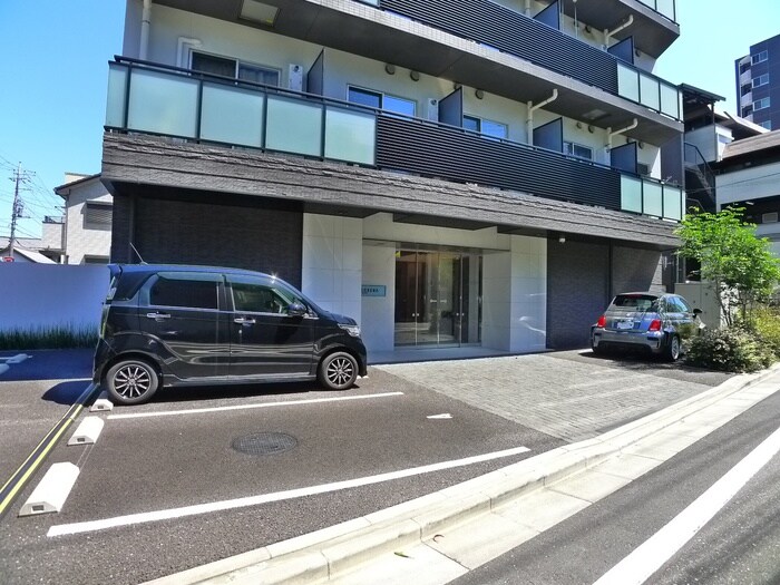 物件外観写真3　(駐車場)