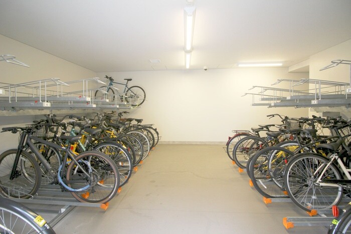 物件外観写真4　(駐輪場)