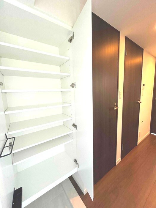 物件内観写真15　(靴箱)