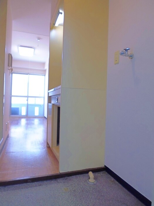 物件内観写真12　(玄関)