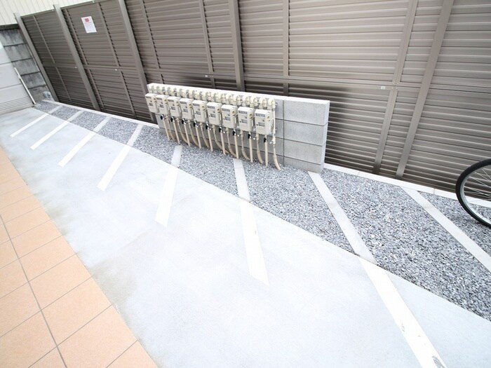 物件外観写真5　(駐輪場)