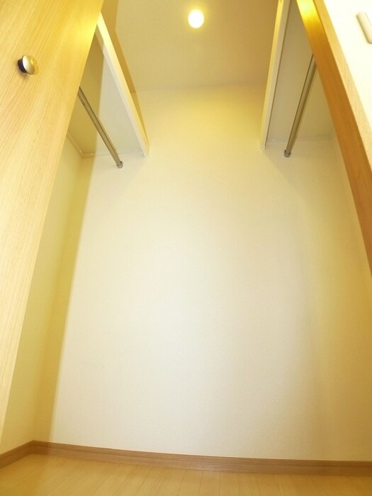 物件内観写真11　(収納)