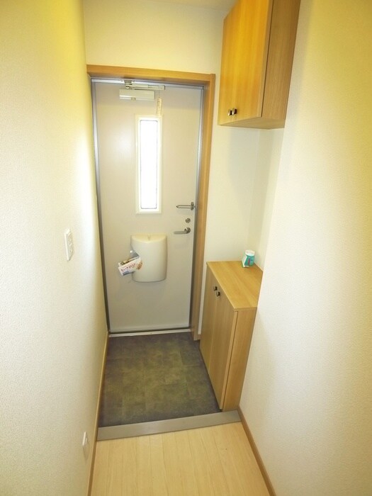 物件内観写真17　(玄関)