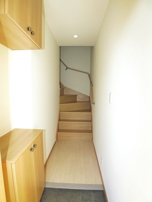 物件内観写真18　(廊下)