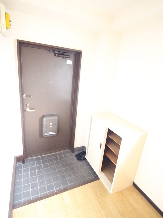 物件内観写真12　(玄関)