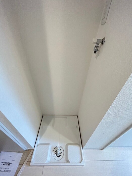 物件内観写真16　(洗濯機置場)