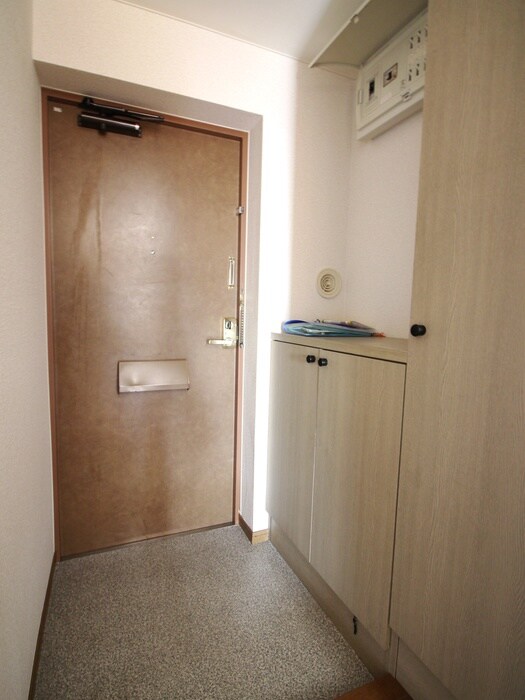 物件内観写真14　(玄関)