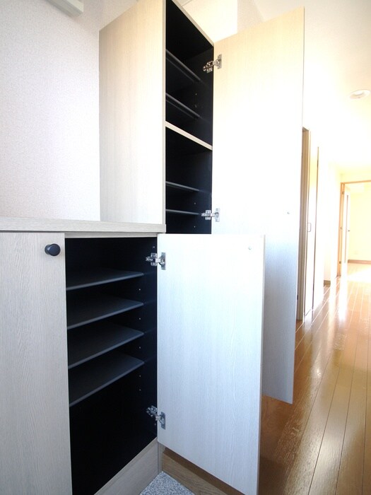 物件内観写真16　(靴箱)