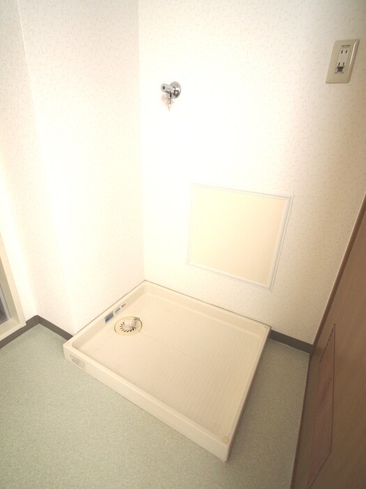 物件内観写真20　(洗濯機置場)