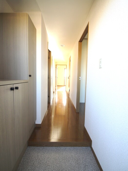 物件内観写真21　(廊下)