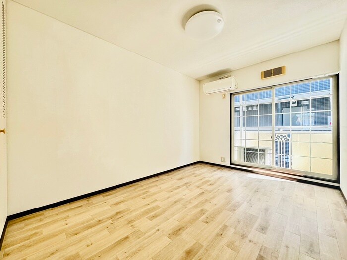 物件内観写真4　(居室)