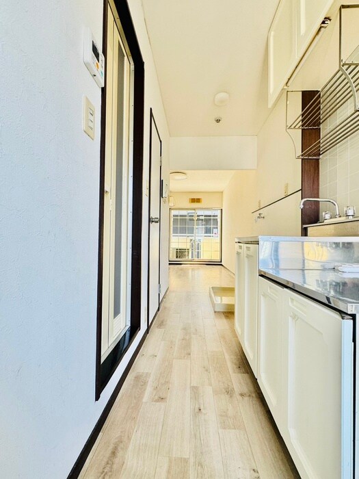 物件内観写真14　(廊下)