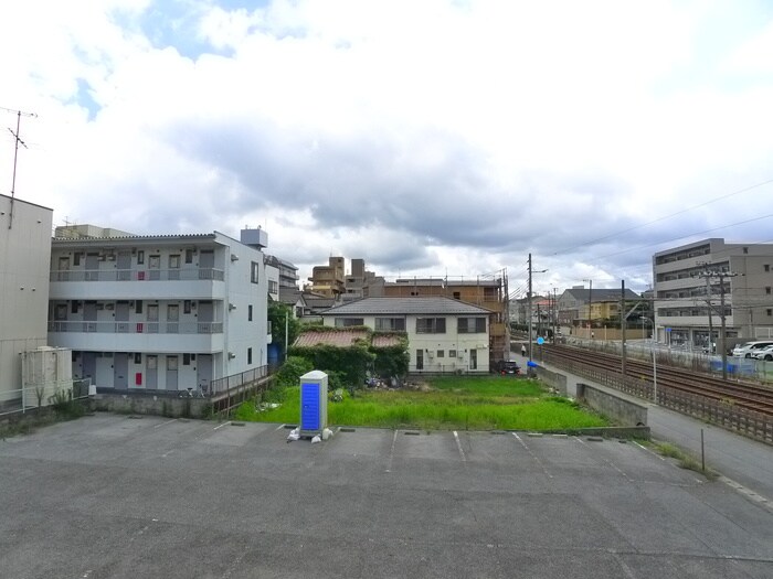 物件内観写真16　(室内からの展望)