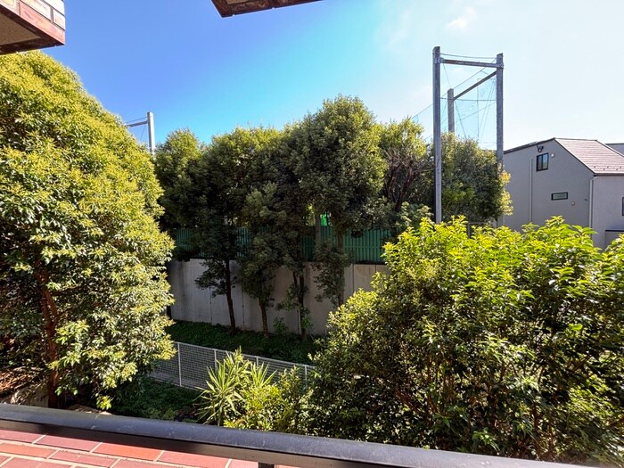 物件内観写真18　(室内からの展望)