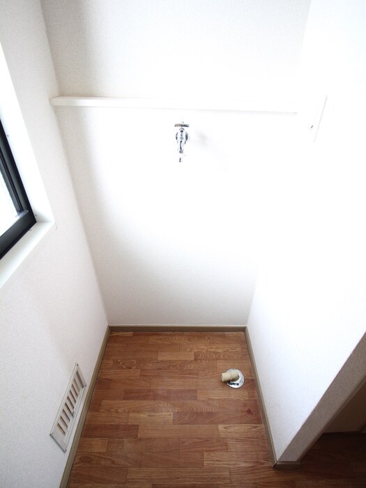 物件内観写真19　(洗濯機置場)