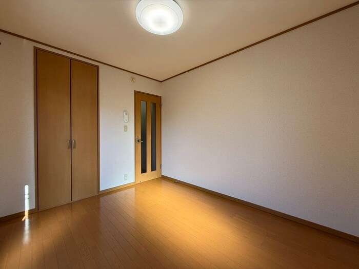 物件内観写真4　(居室)