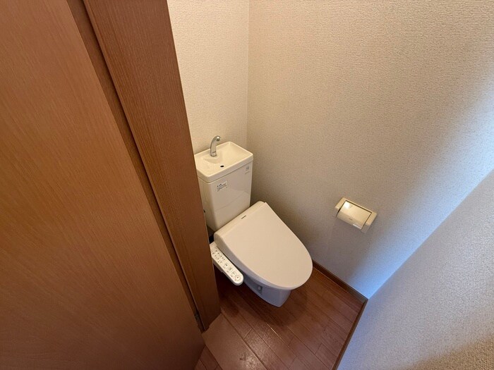 物件内観写真8　(トイレ)