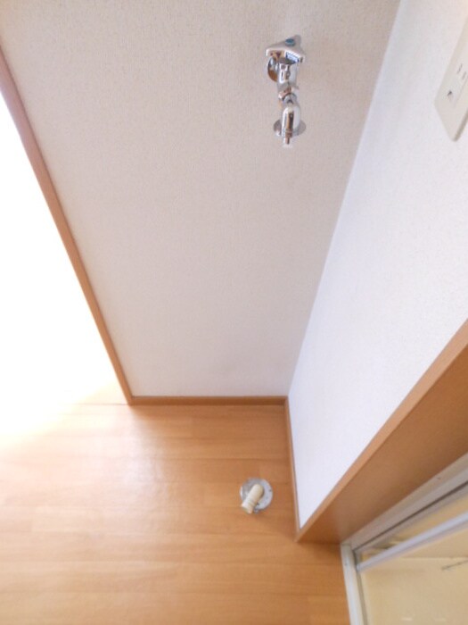 物件内観写真10　(洗濯機置場)