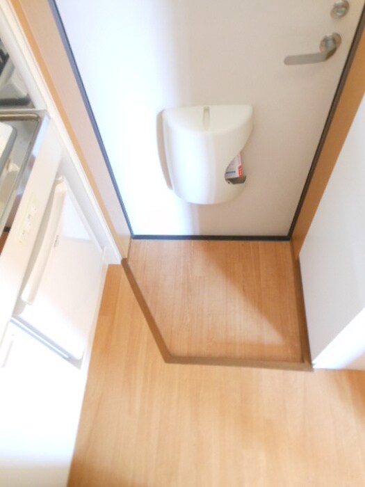 物件内観写真13　(玄関)