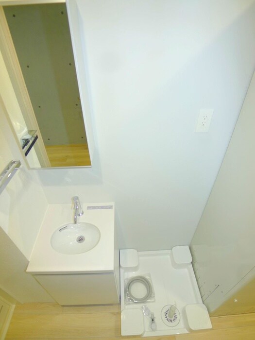 物件内観写真14　(洗濯機置場)