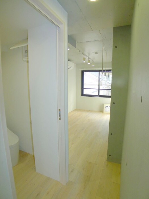 物件内観写真15　(廊下)