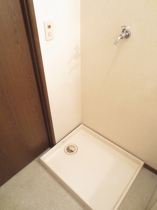 物件内観写真13　(洗濯機置場)