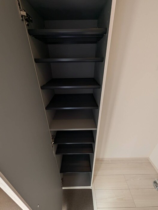 物件内観写真3　(収納)