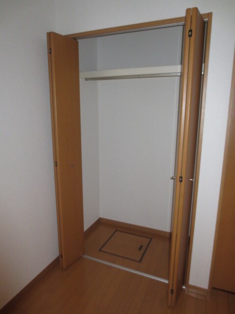 物件内観写真10　(収納)