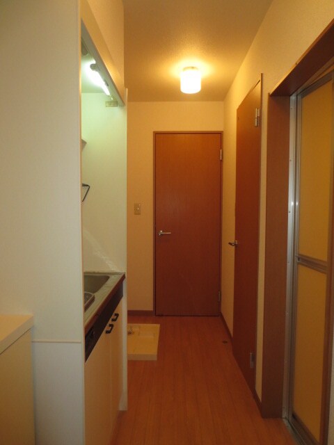 物件内観写真11　(玄関)