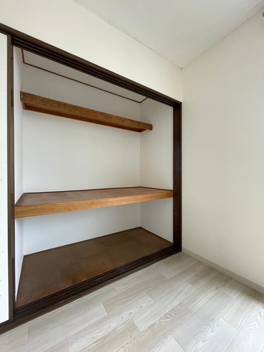 物件内観写真12　(収納)