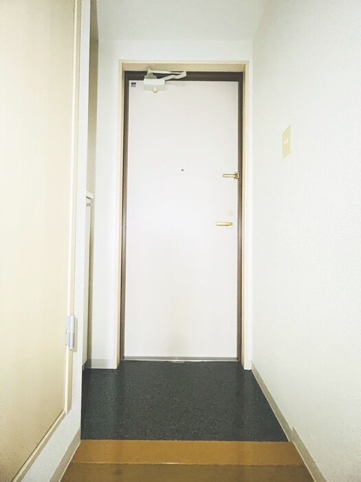 物件内観写真14　(玄関)