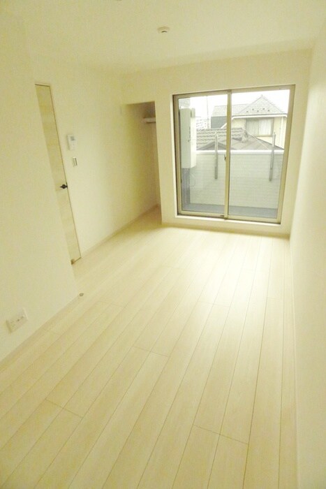 物件内観写真6　(室内からの展望)