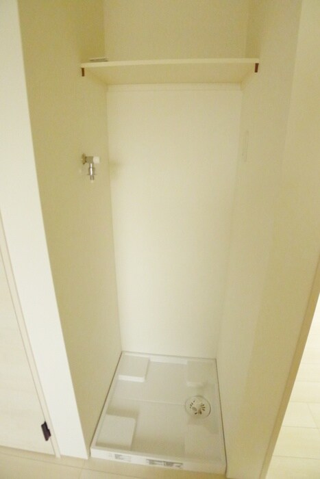 物件内観写真18　(洗濯機置場)