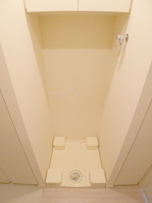 物件内観写真12　(洗濯機置場)