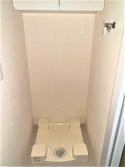 物件内観写真12　(洗濯機置場)