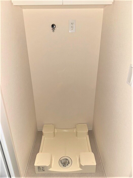 物件内観写真13　(洗濯機置場)