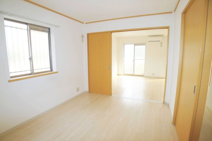 物件内観写真10　(居室)