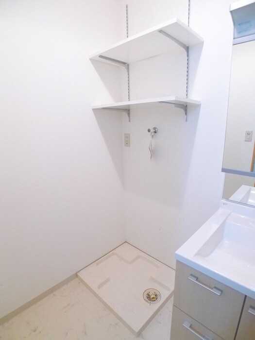 物件内観写真15　(洗濯機置場)