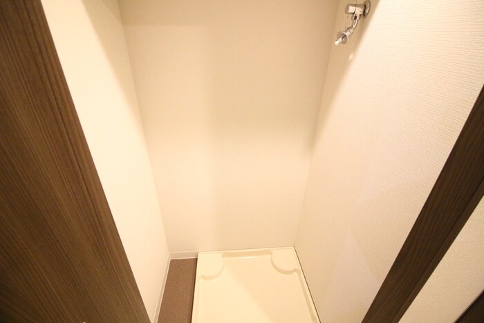 物件内観写真16　(洗濯機置場)