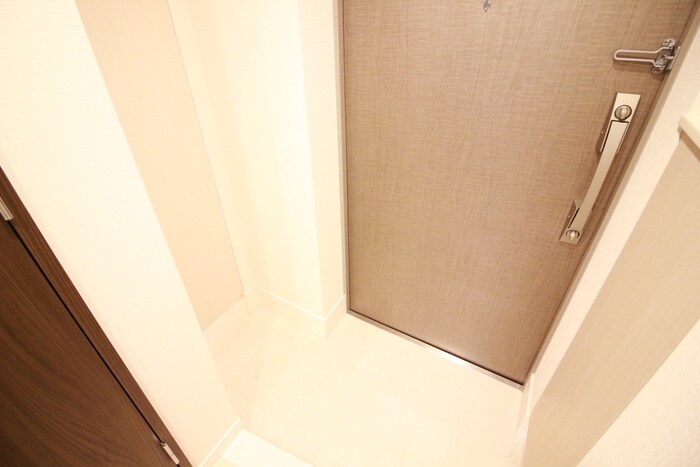 物件内観写真16　(玄関)
