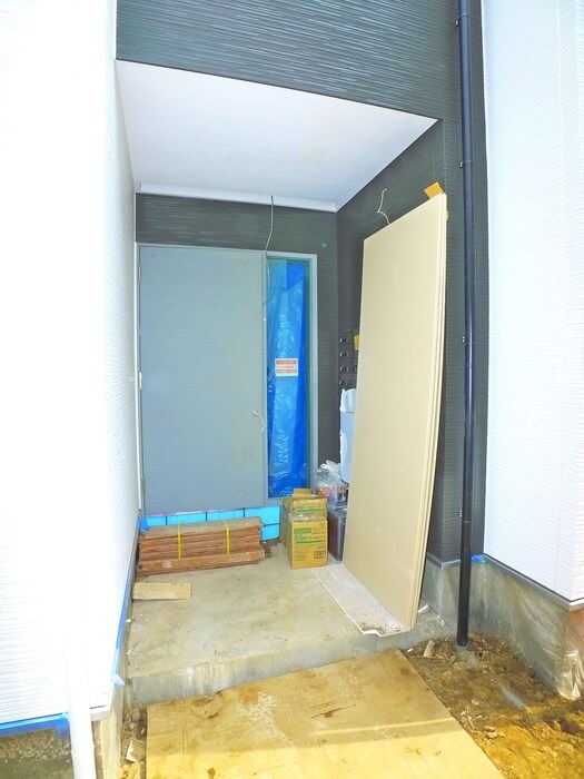 物件外観写真5　(エントランス部分)