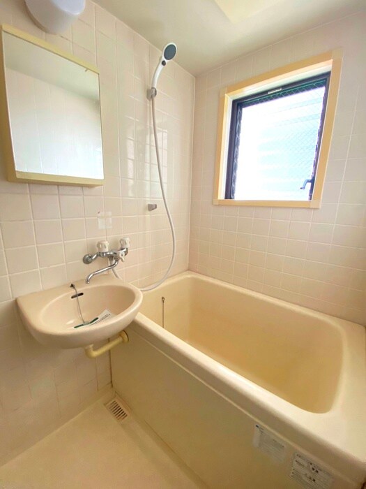 サカイビルのバス