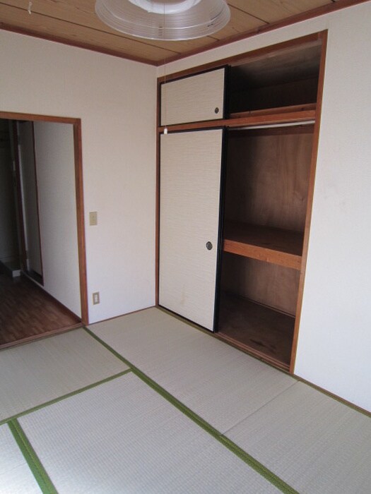 物件内観写真12　(収納)