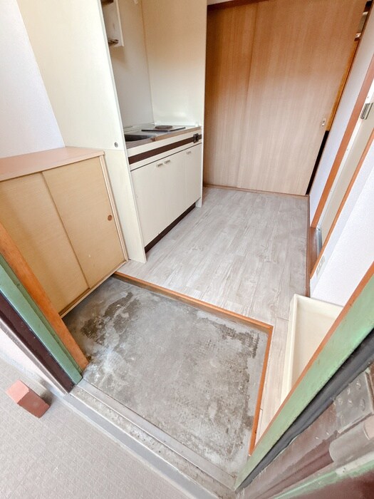 物件内観写真16　(玄関)